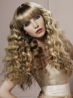 rambut keriting karena tekstur layer membuat rambut terlihat