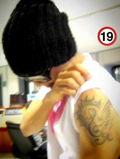 ?? (Tattoo, English title) On the 19th, Se7en was a guest in SBS "Power 