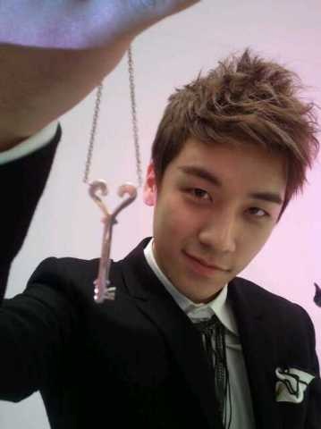 Seungri Short Hair