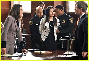 Miranda Cosgrove arrestada Miranda Cosgrove arrestada