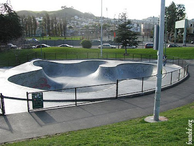 http://3.bp.blogspot.com/_1vQXnD4o-SA/SnikB54RKiI/AAAAAAAAAGo/D0ysXGhc6JI/s400/Skatepark2_5675.jpg