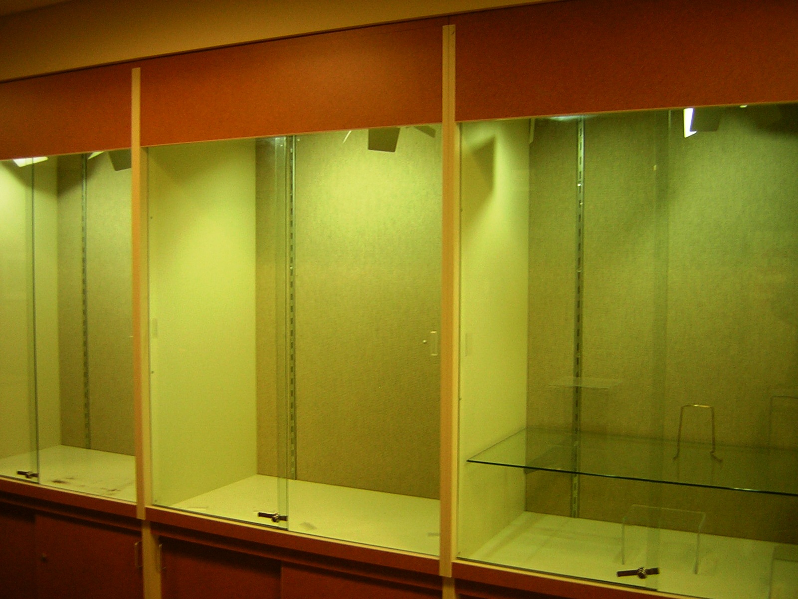 [Linn+Benton+Empty+Display+Cases+1.jpg]