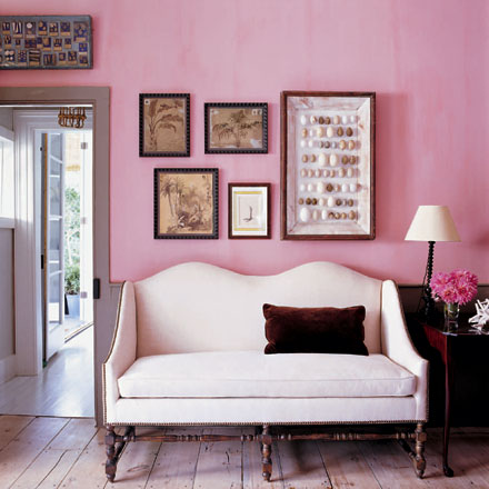 white settee with soft pink walls