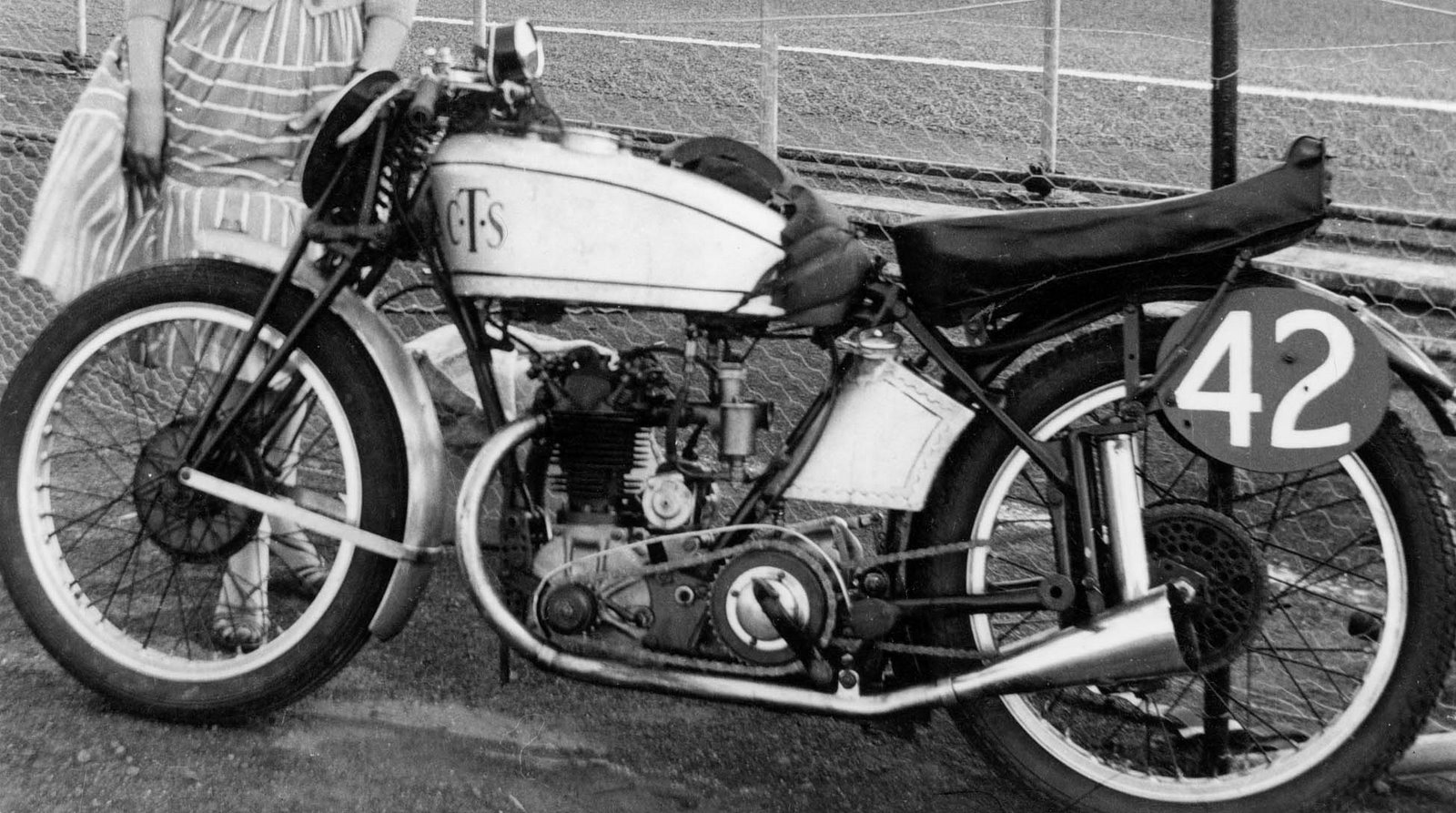 [UGP+1954,+Chris+Tattersall's+C.T.S+special.jpg]