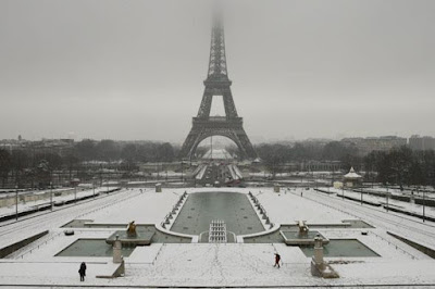 http://3.bp.blogspot.com/_20HPjIoVeP8/SYb3npnEEUI/AAAAAAAACQc/jtd4baUC4Kk/s400/paris-neige