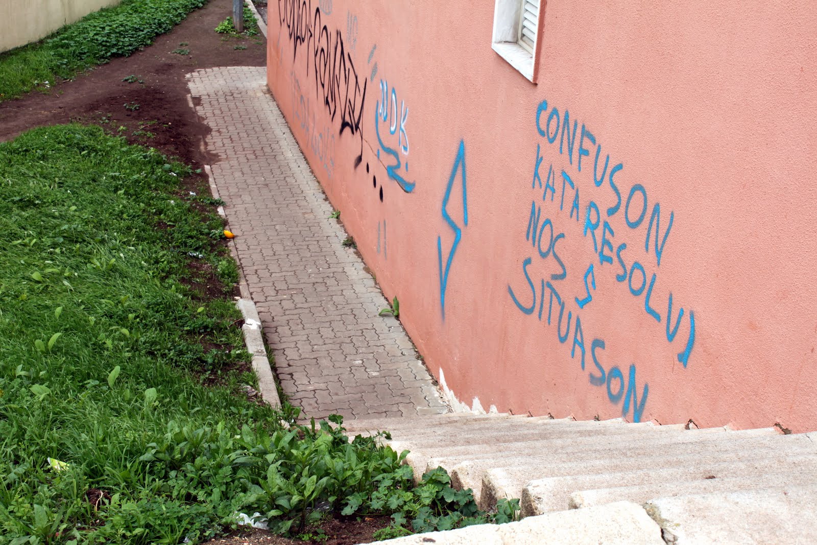 [01+Escadas+sem+proteccao.JPG]