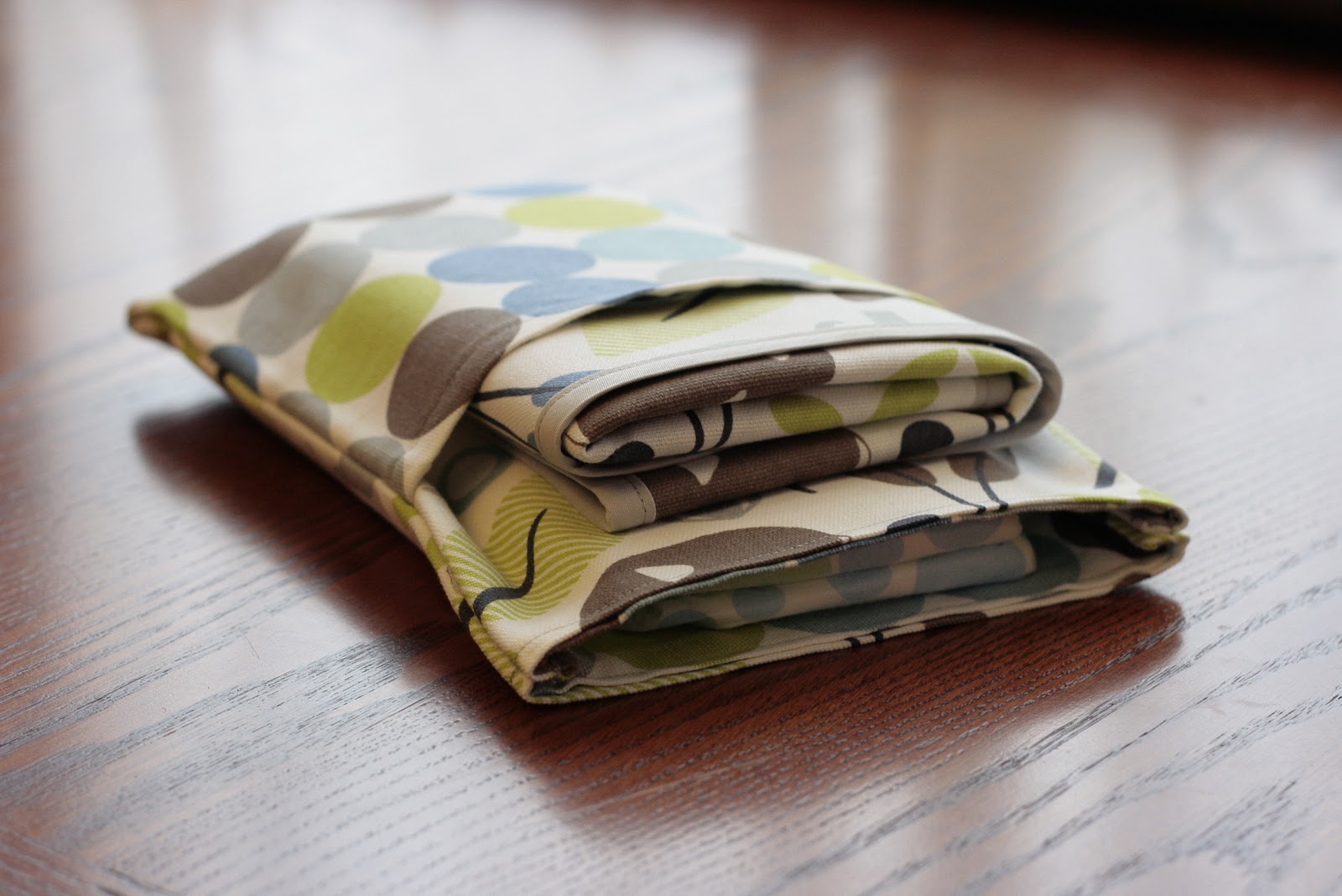 Tutorial Diaper Pouch + Changing Pad Craft Buds