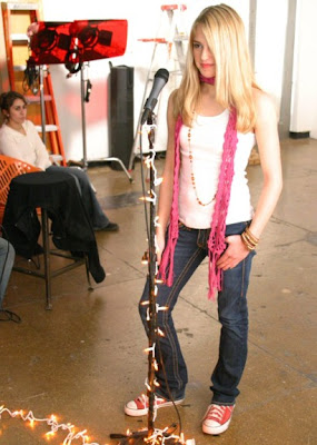 DETODOFAMOUS: Katelyn Tarver: L...