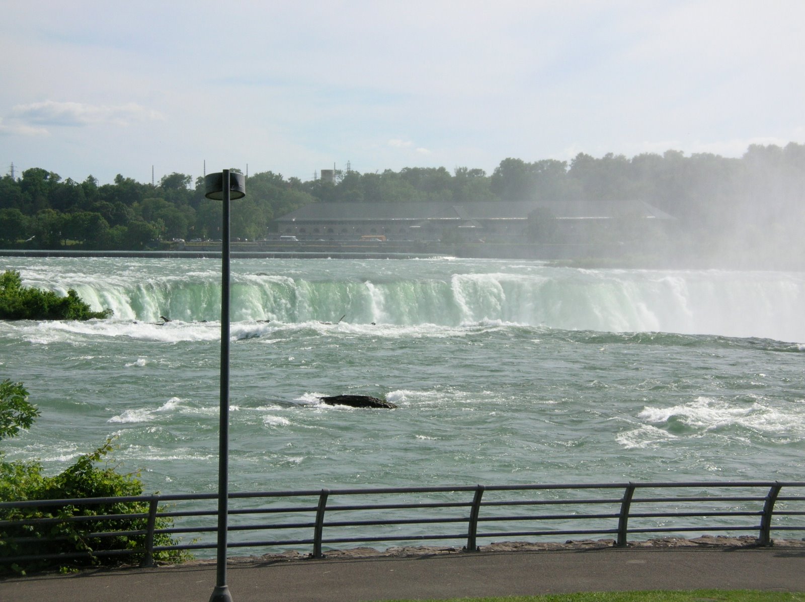 [July+04+2008+Niagara+Falls.JPG]