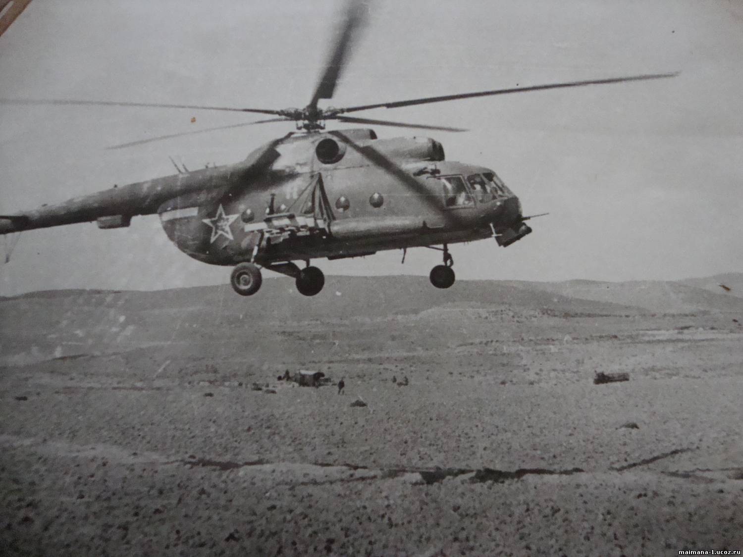 [AFGANISTAN+1983+MI-8+11.jpg]