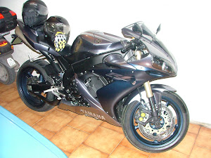 YAMAHA R1