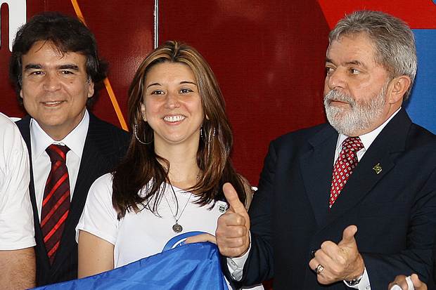 [UNE+com+Lula.jpg]