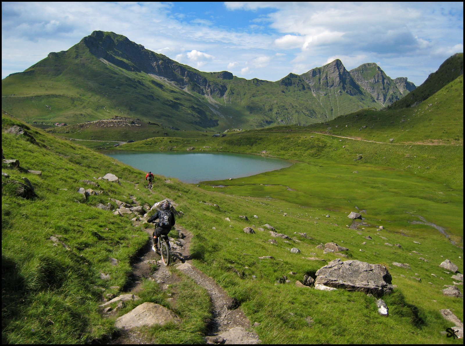 [mountain+lake.jpg]