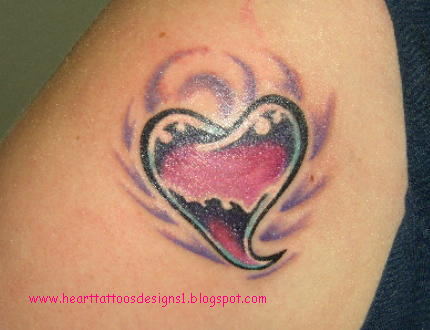 Small+heart+tattoos+on+wrist
