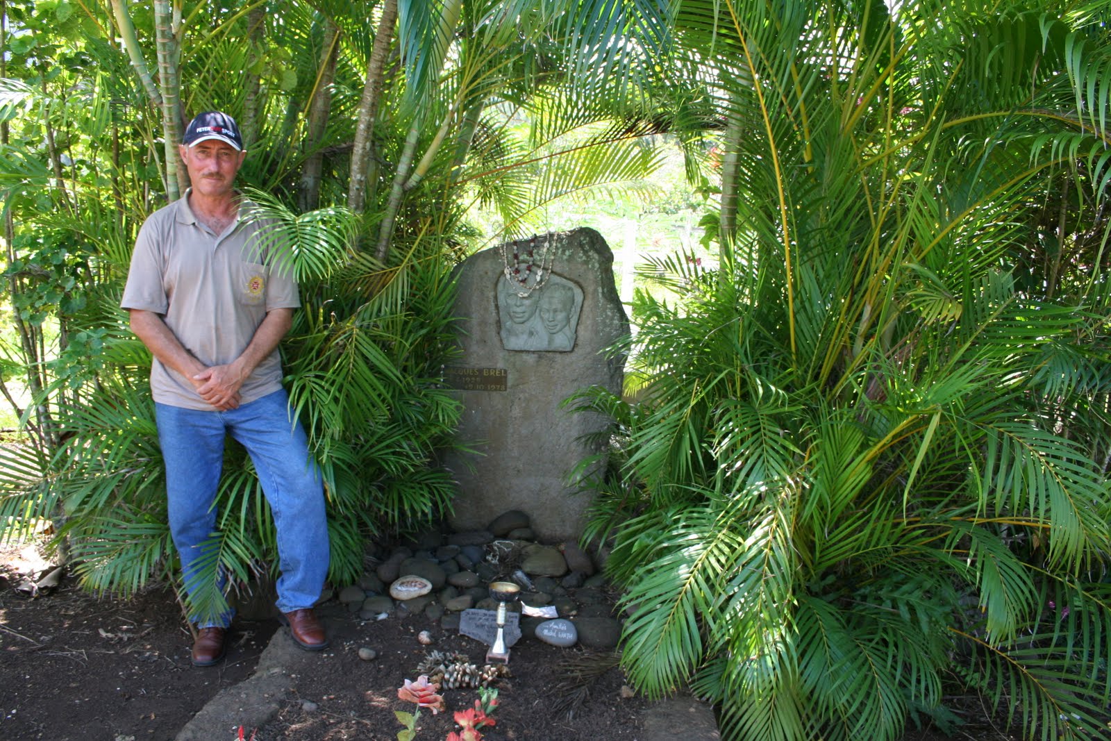 [em+HIVA+OA097.JPG]
