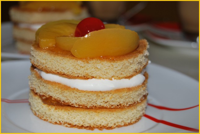 [Tarta+milhojas+de+melocotón+y+nata+044+[640x480].jpg]