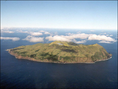 http://3.bp.blogspot.com/_2N5PJD1SDwA/S7zCzaZjFLI/AAAAAAAAJtE/nH2TQ1YHzSw/s1600/ilha+do+Corvo.jpg