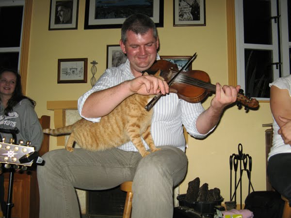 Dans la grande tradition celtique-irlandaise, la musique traditionnelle joue un atout majeur