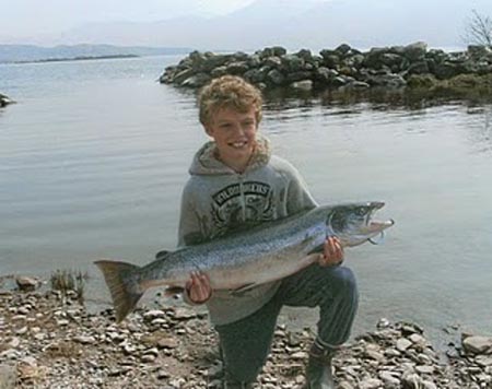 George Commins, 11 ans, de Sydney (Australie) avec son superbe becard de 17lbs 10oz