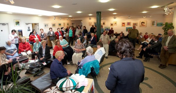 une expo de tableaux crees par les eleves du centre