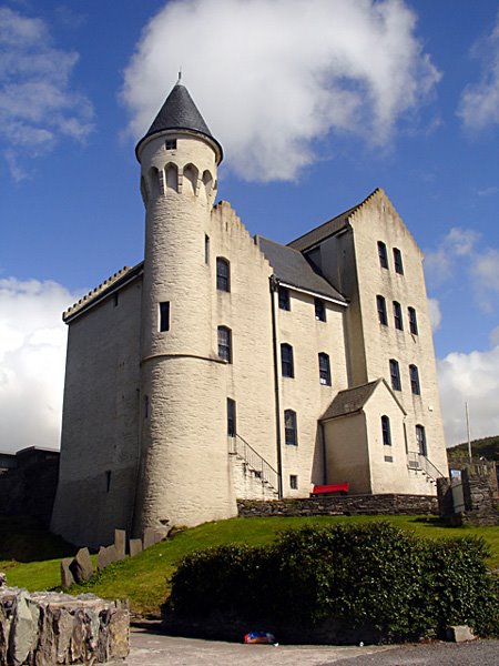 "The Barracks", een aalen Prison mat enger ganz komescher Geschicht (kuckt emol den Baustiil!!!)