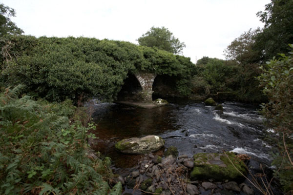 Der Cummeragh River, der Hauptbach des Currane Systems. (Er verbindet all diese Seen)
