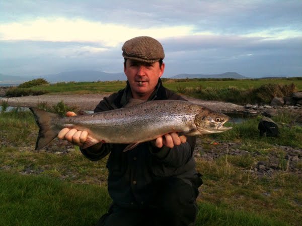 Ivor O'Connor, notre grand cuisto, avec son saumon 7lbs au Butlers Pool