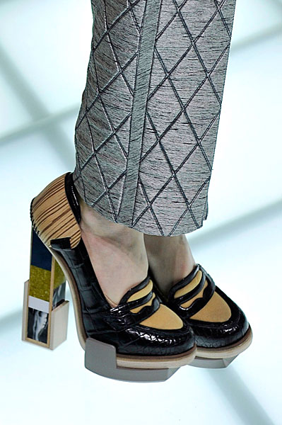 [BALE_AW10_0630.jpg]