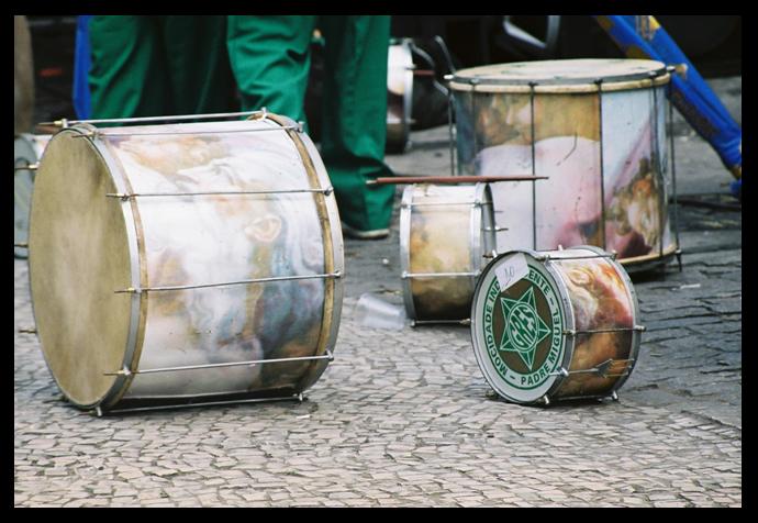 [escolas_de_samba.jpg]
