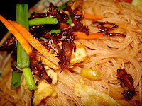 STIR-FRIED RICE VERMICELLI IN TOM TUM PASTE