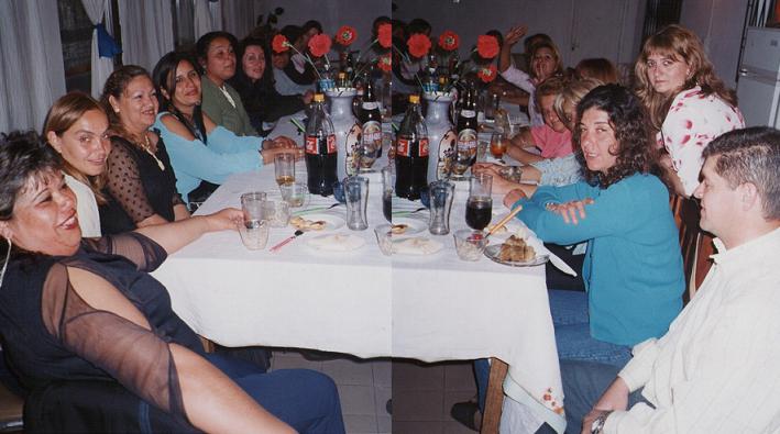 La escuela reunida y de fiesta