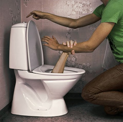 http://3.bp.blogspot.com/_2b-Ntp4vckw/SWpn7b05zeI/AAAAAAAADMY/A-knZn1nLhw/s400/Hand+from+Toilet+Erik+Johansson.jpg