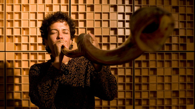 [Dizzy_Gillespy_Goddaughter_Shofar.jpg]