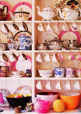 [teacups_annaspiro_AbsBeaThings.jpg]