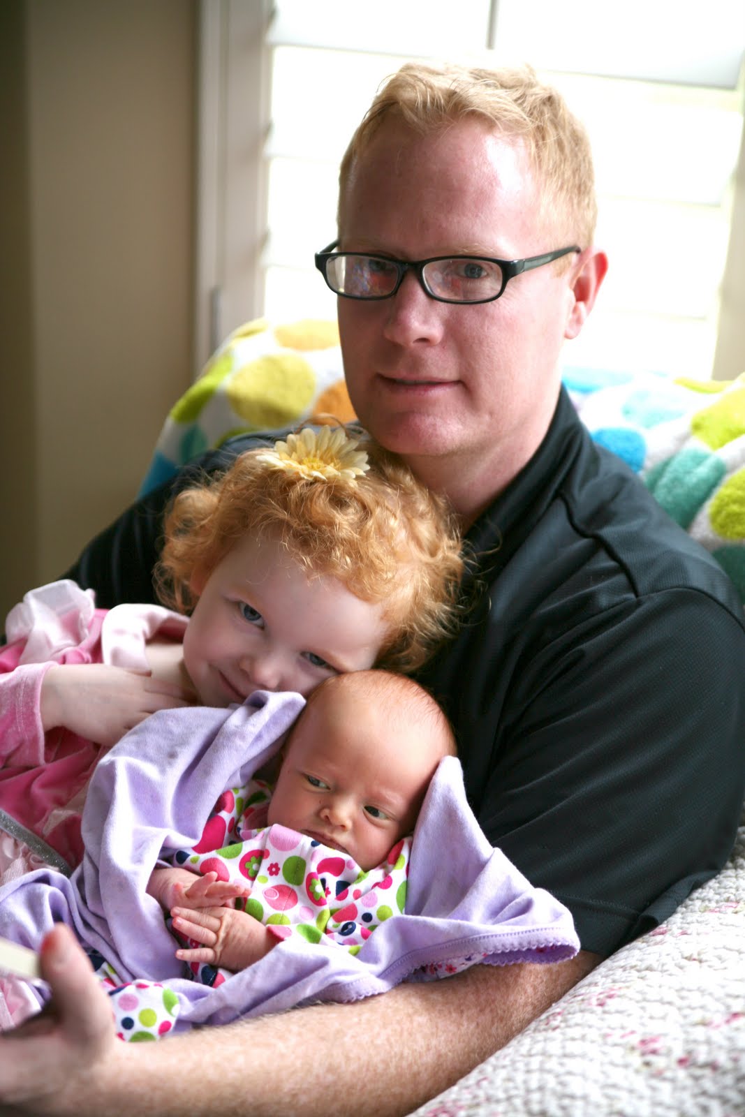 [Daddy+and+his+girls.jpg]