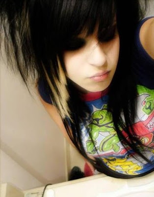 Emo Girls Long Emo Hairstyles with Highlights