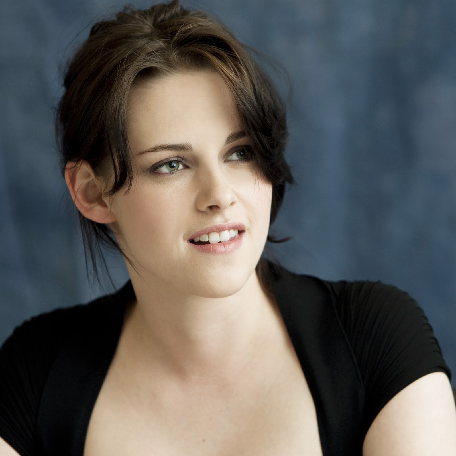 http://3.bp.blogspot.com/_2ixuKWmjk08/TUTc-gaawJI/AAAAAAAAFT4/2LpEItL_Qi4/s1600/Kstewartfans-TRPC8.jpg
