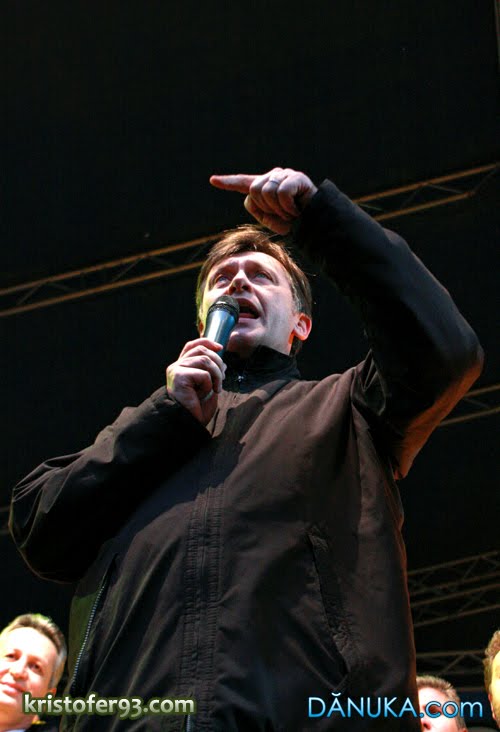 [IMG_2939.JPG]