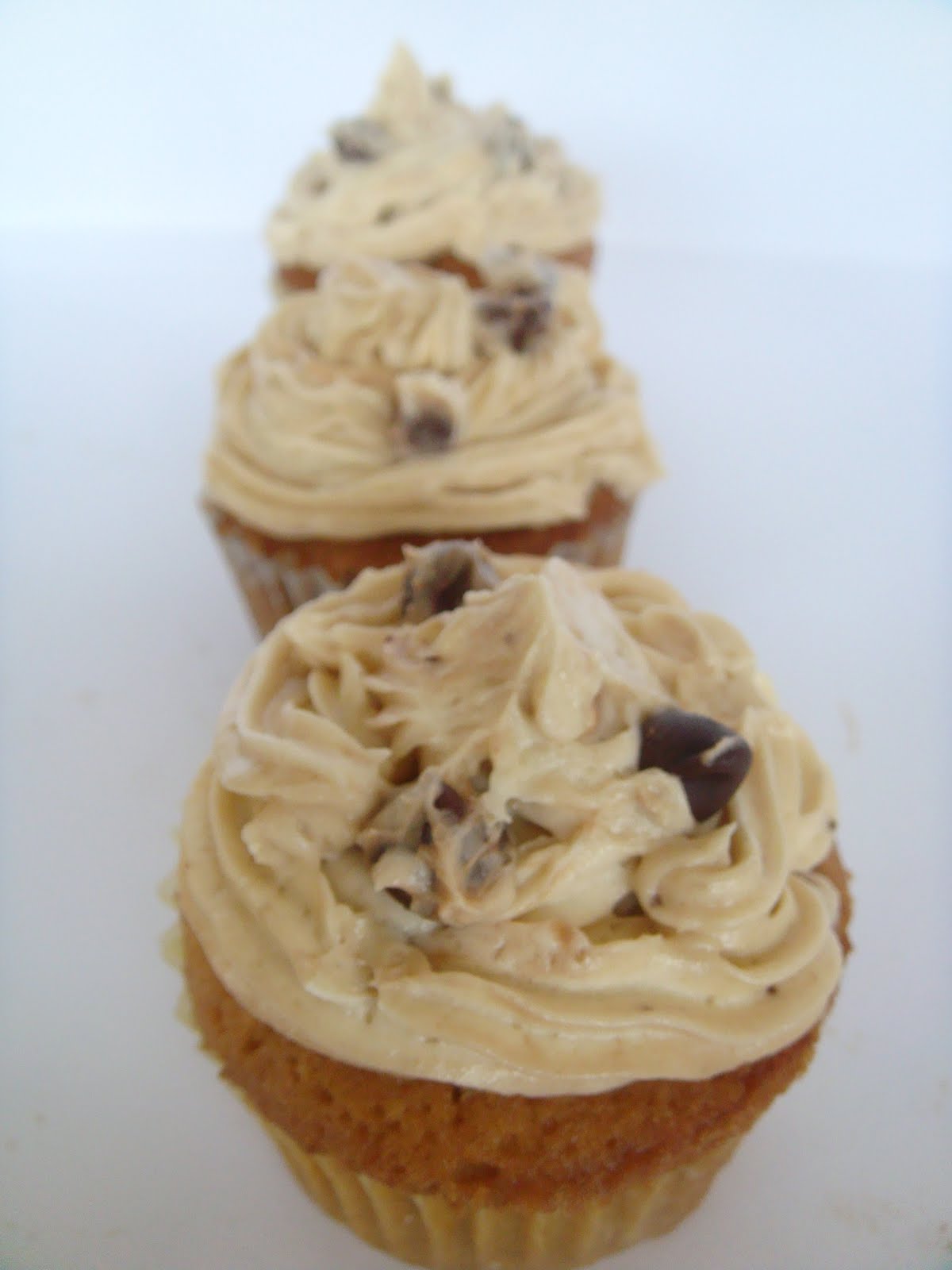 Ooh. French Vanilla Cupcakes Chocolate Chip Dough Frosting Jessica In The Kitchen