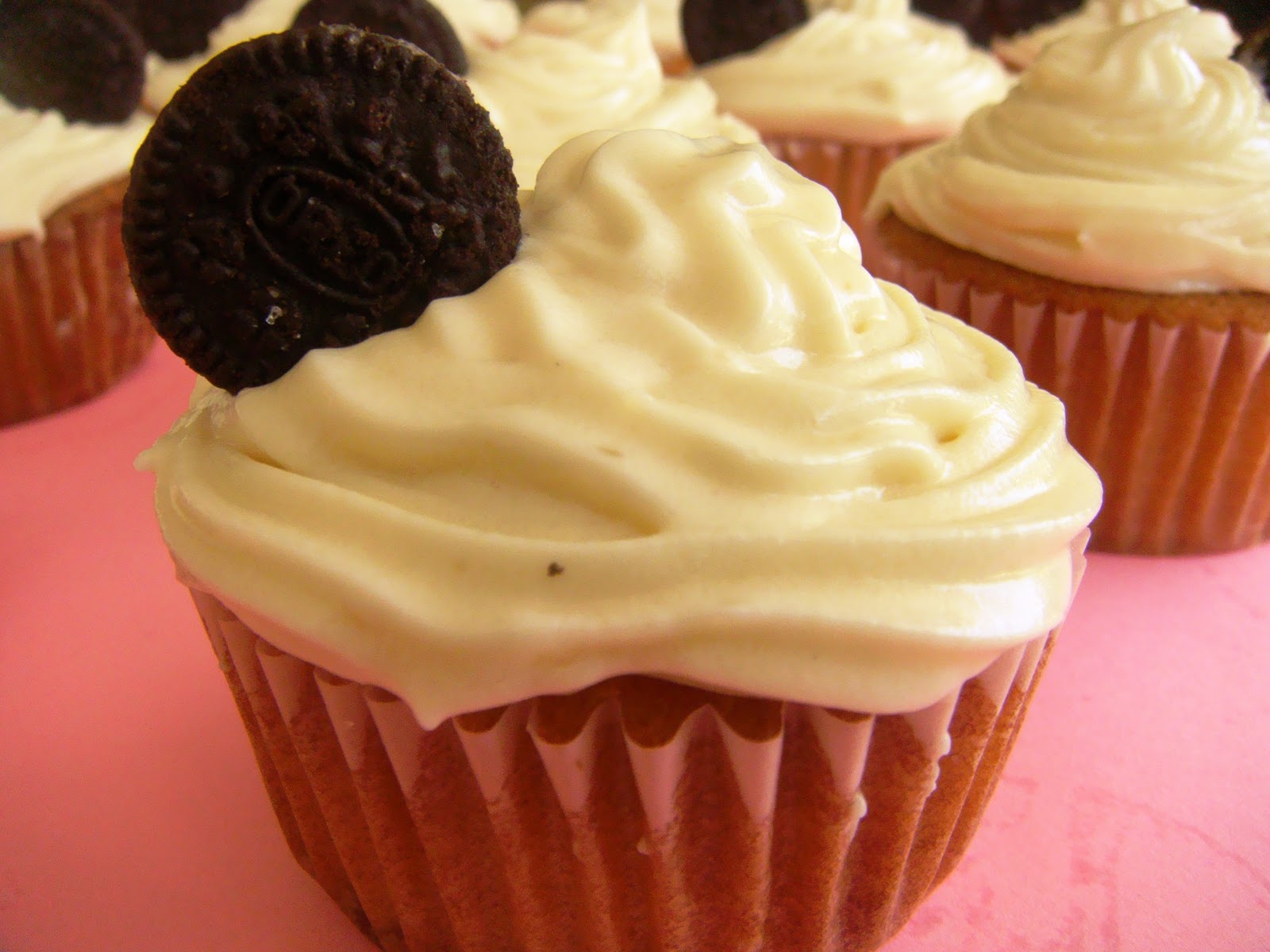Oreos + Vanilla + Ganache + Brown Sugar Cream Cheese Frosting = {Kellie