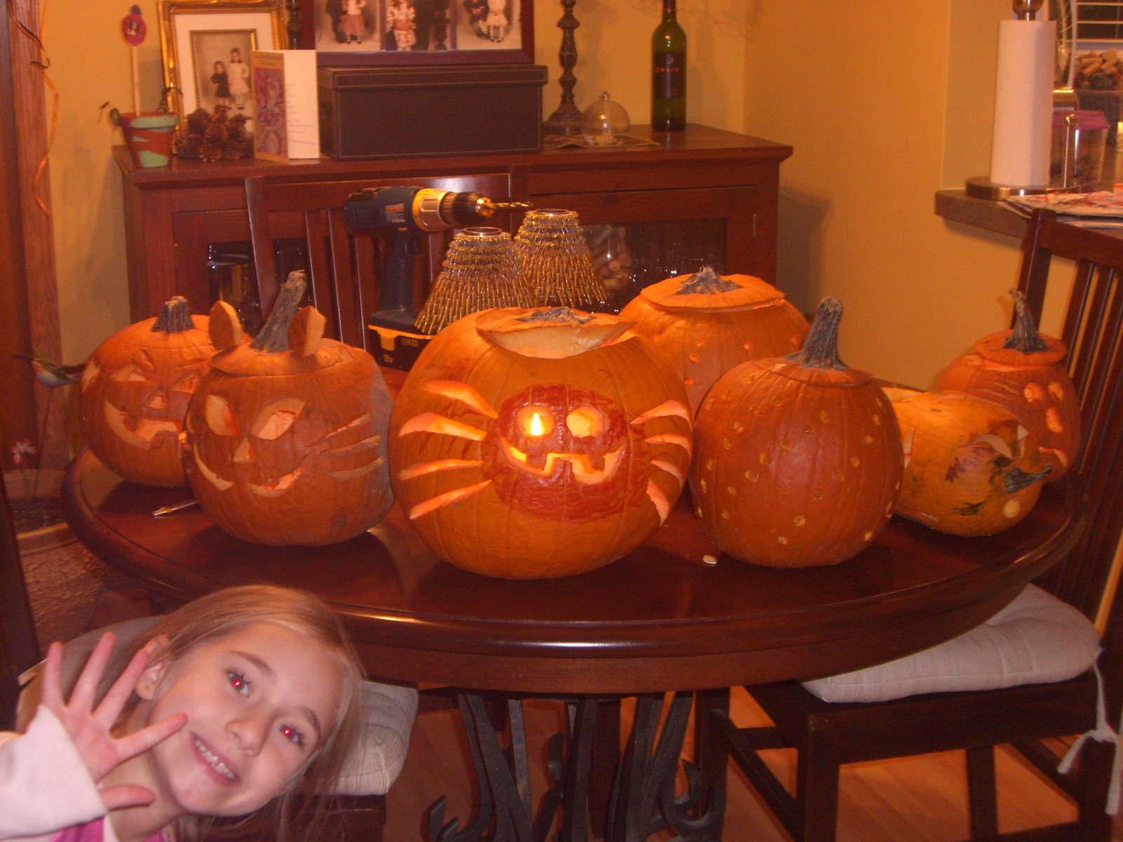 [Halloween19.JPG]