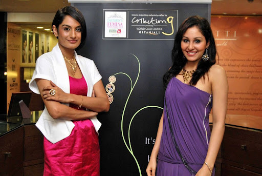 Pooja Chopra hot in violet Pantaloons Femina Miss India World 2009 at Collection G launch