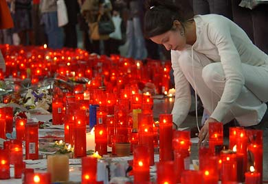[spain-vigil1.jpg]