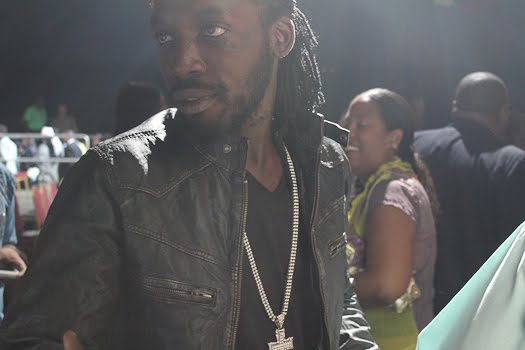 Mavado+stulla