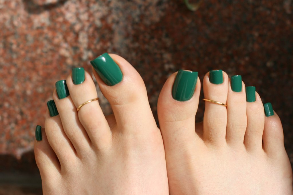 polished tips and toes: My first pictures