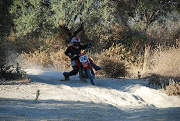 A SU CORTA EDAD YA ESTA CAMPEÓN DE ANDALUCIA DE MOTOCROSS.