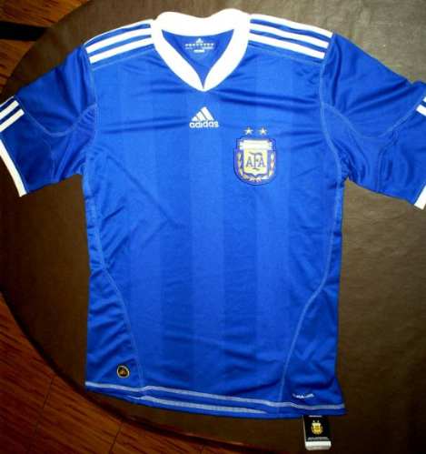 [Imagen: Argentina-camiseta-visita-2010-743865.jpg]