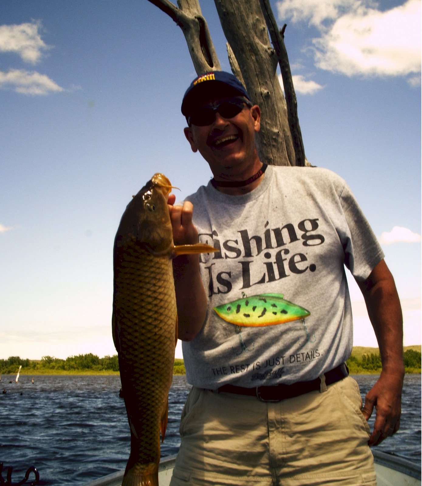 [Jamo+with+fish.jpg]
