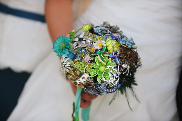 More Goodies to bid on Brooch Bridal Bouquet