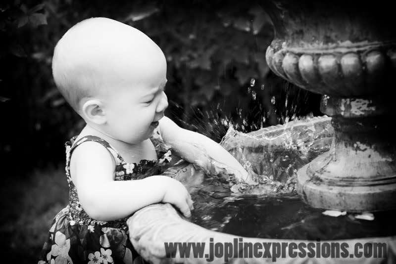 [sgrnt8mo+274bw.jpg]